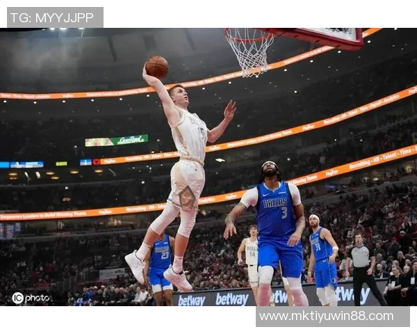 独行侠全队七人得分上双展现强大实力喜迎三连胜