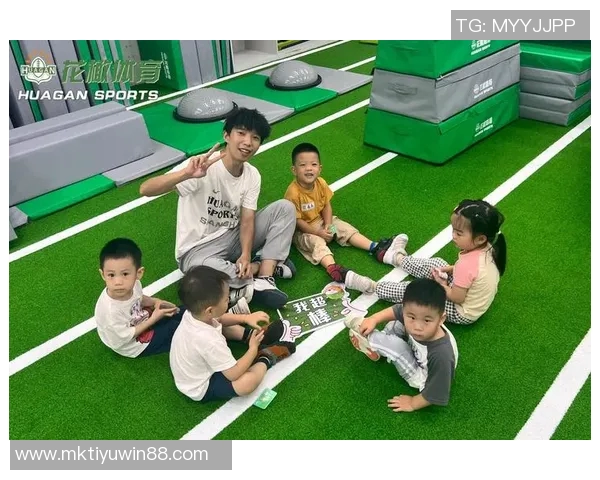 布朗回顾训练营经历称今年体能对抗挑战最为艰难